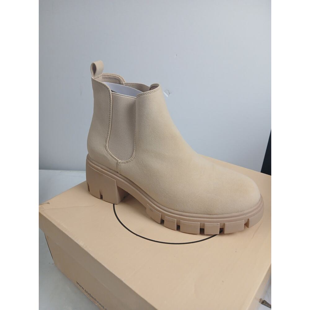 NWT Soda Women’s Ankle Boot – Beige faux suede boot with side zipper-Size 6